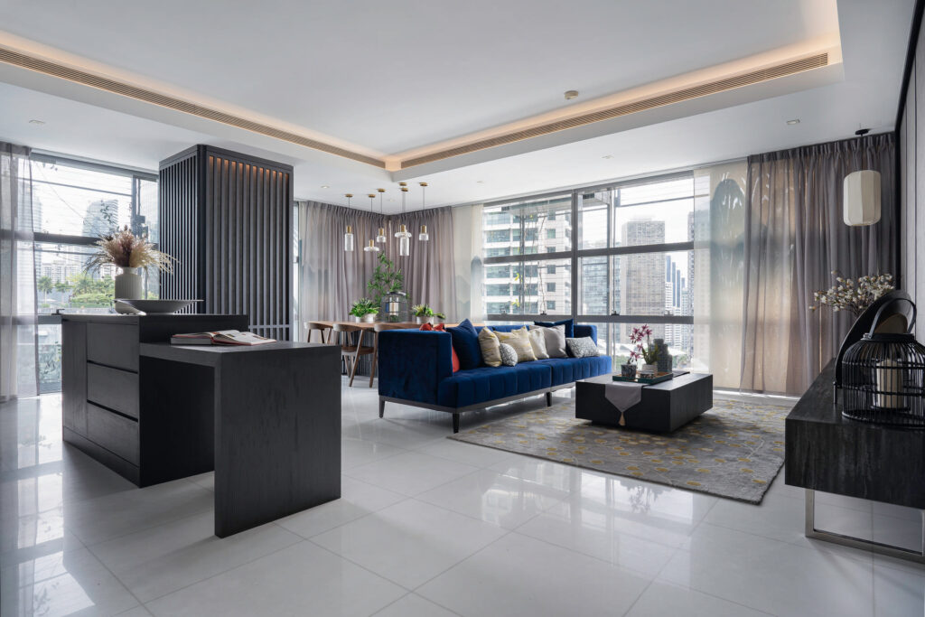 1,819 sqft