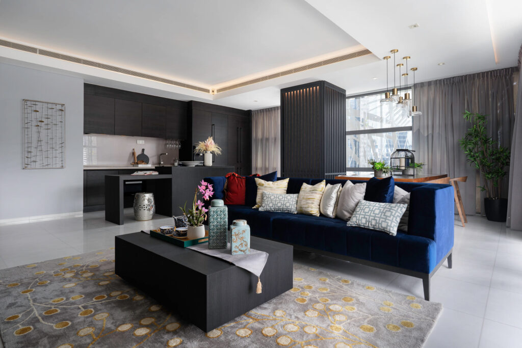 1,819 sqft