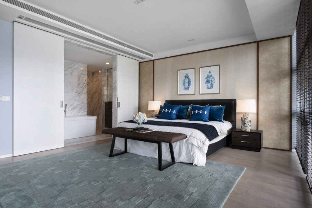 1,819 sqft